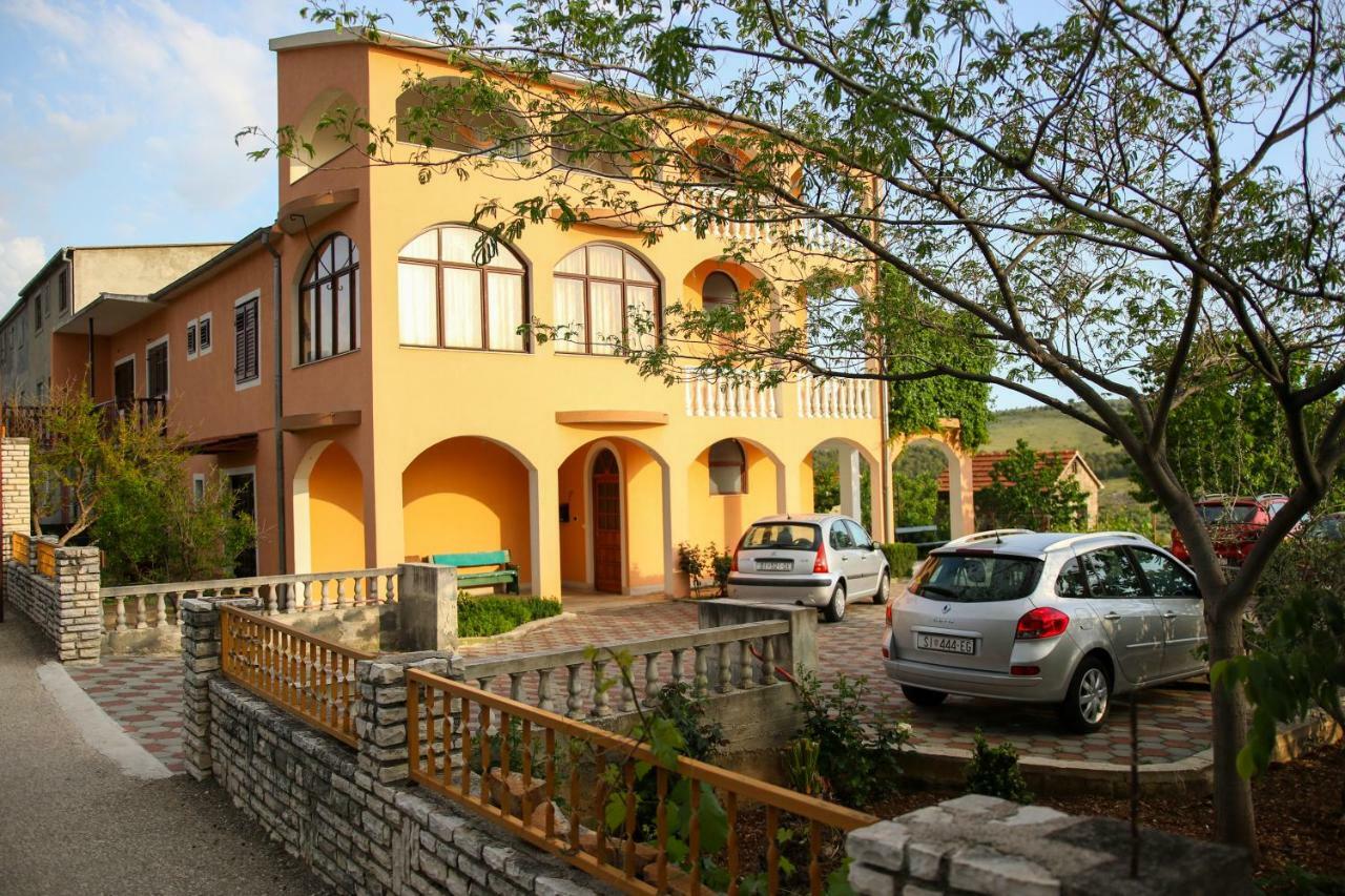 Apartment Nakic Vrpolje Exteriér fotografie