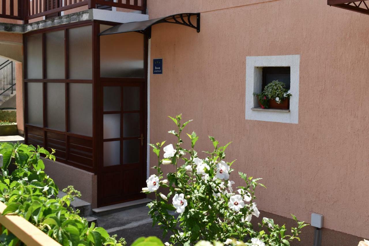 Apartment Nakic Vrpolje Exteriér fotografie