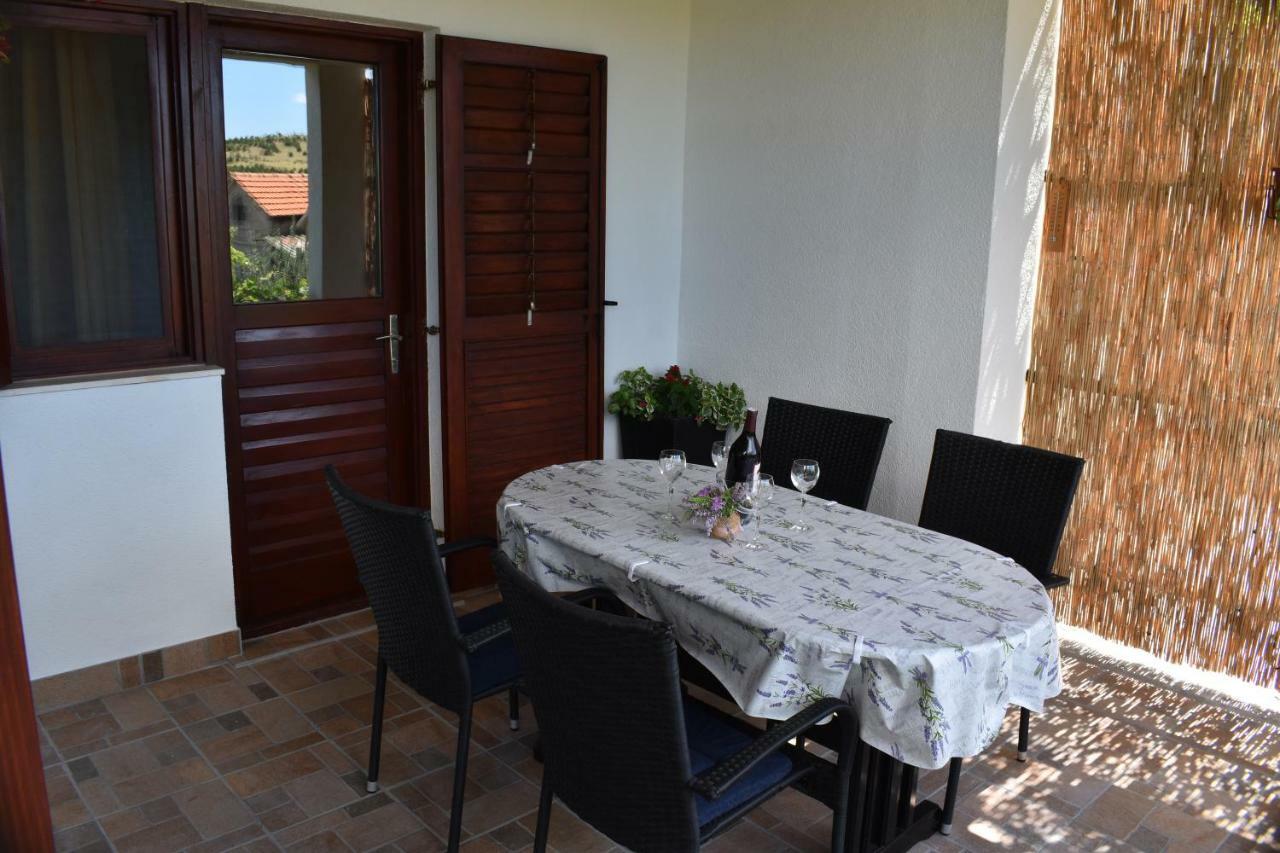 Apartment Nakic Vrpolje Exteriér fotografie